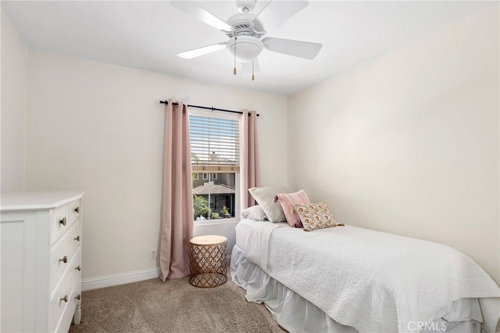 listing image 130728772627123867699