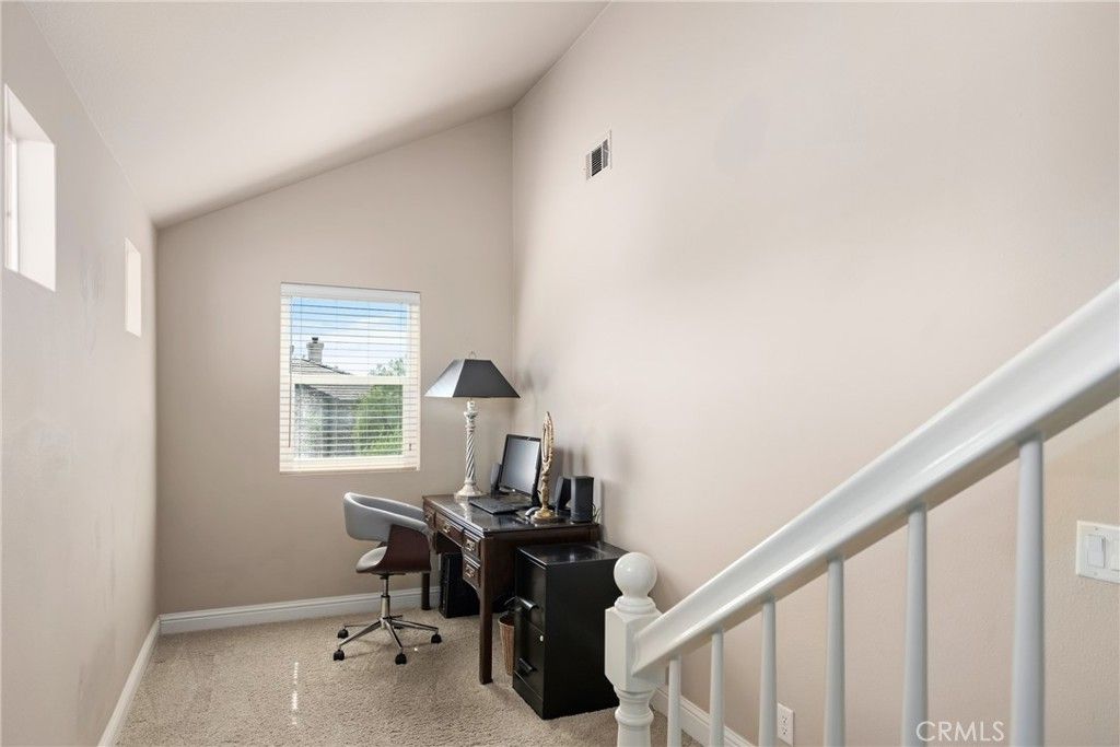 listing image 130722541506486586945