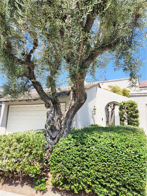 A home in La Mirada