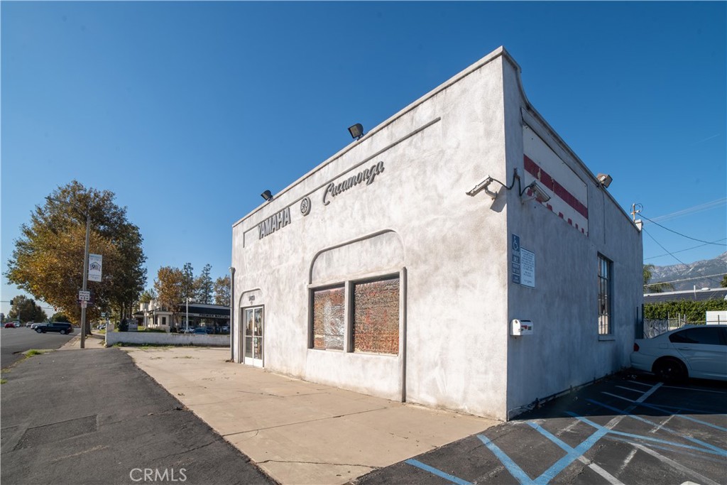 9770 Foothill Boulevard