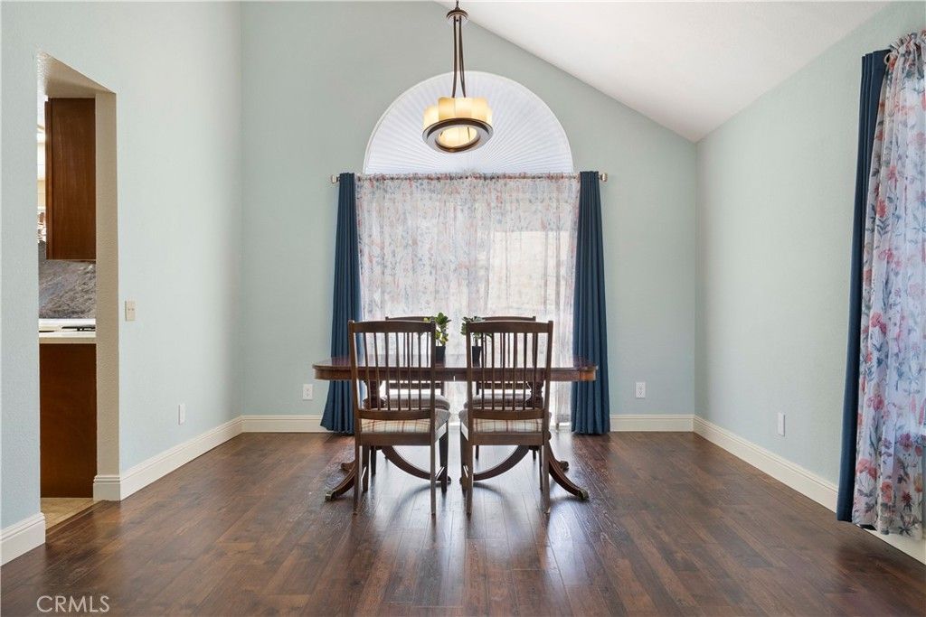 listing image 130722503235485960606