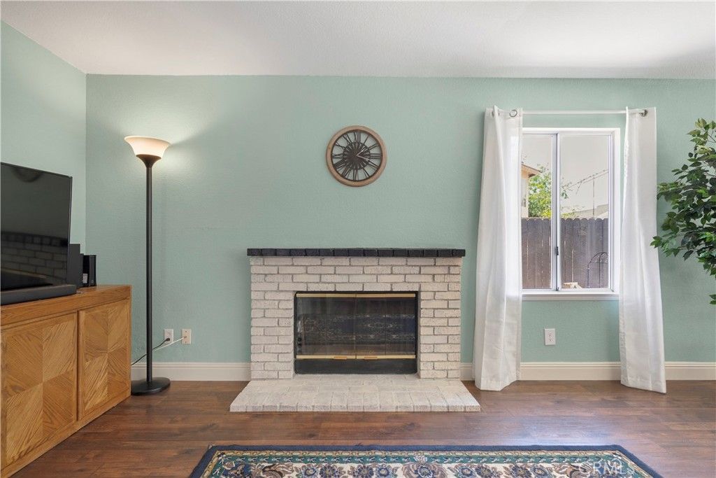 listing image 130727900763801756280
