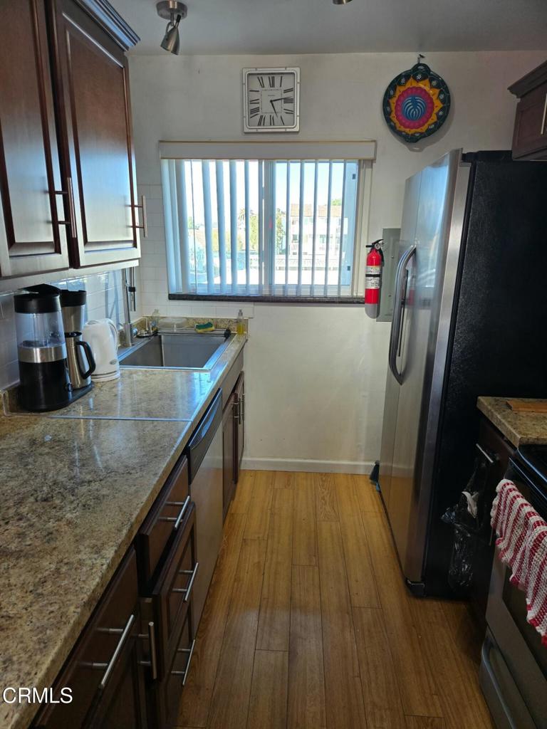263 S Ventura Road 265