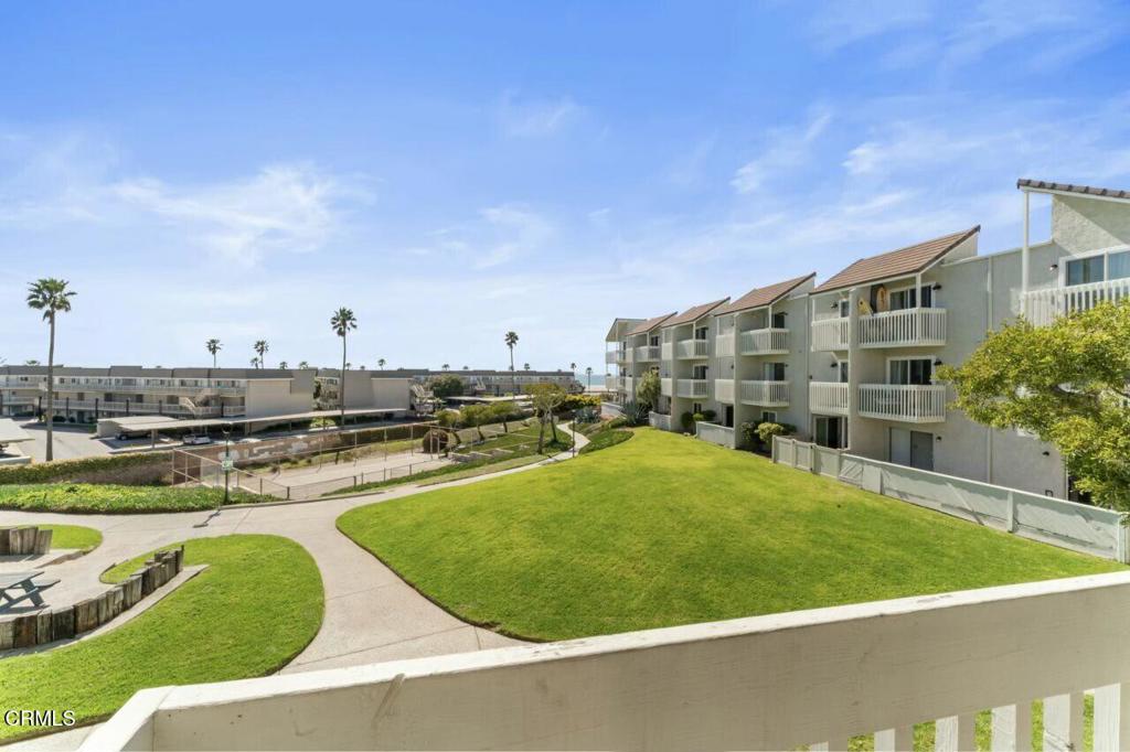 263 S Ventura Road 265