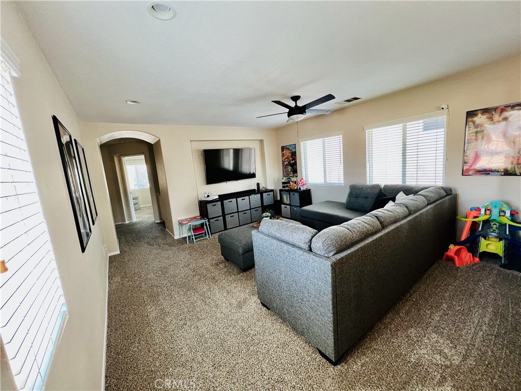 listing image 130722009403682997139