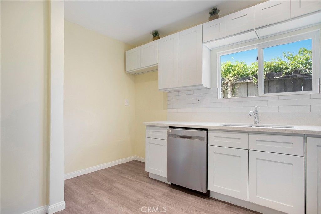 listing image 130721723064174465924