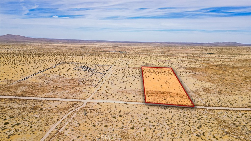 Prime 2.46-acre flat residential lot with LCA22 zoning in Los Angeles County (APN: 3082-013-010), located at the intersection of East Avenue P and 230th Street. Just east of Lake Los Angeles, this parcel offers convenient access to Palmdale, situated less than 12 miles away. The property is approximately 3 miles from Gray Butte Field Airport and around 7 miles north of SR-138, providing easy connectivity to major routes. Ideal for residential development or investment, this spacious lot offers a versatile opportunity in a tranquil area.