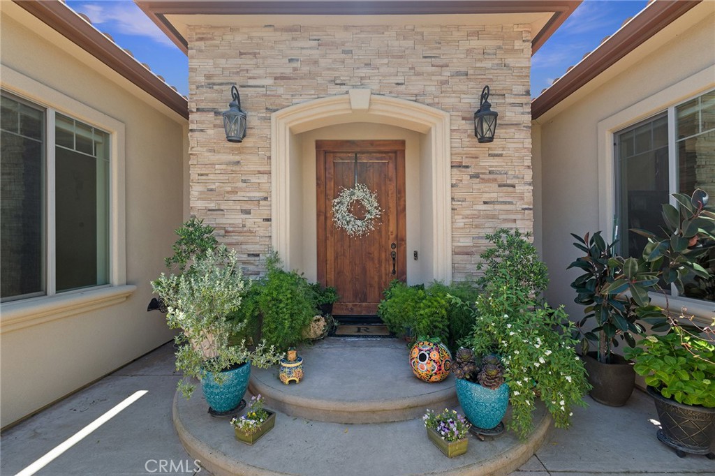 869 Whispering Winds Lane