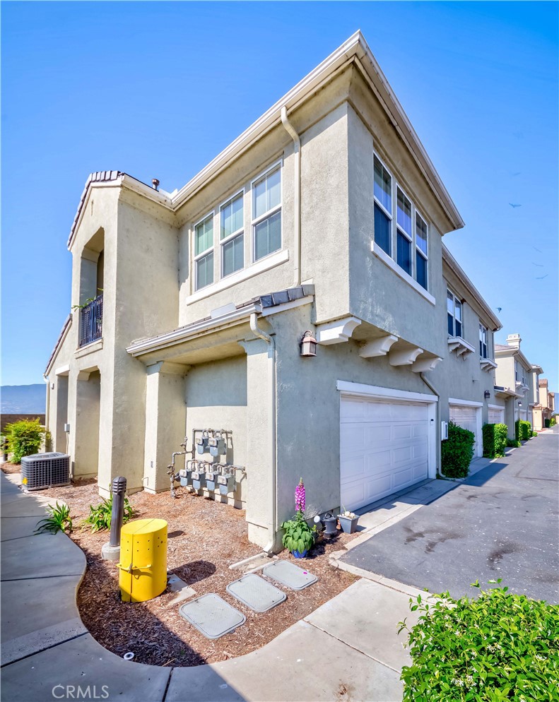 Photo 6 of 31 of 1800 E Lakeshore Drive 1601 townhome