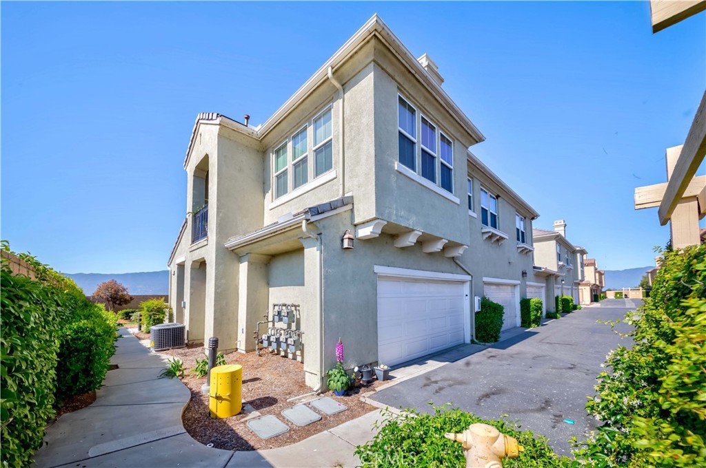 Photo 9 of 31 of 1800 E Lakeshore Drive 1601 townhome