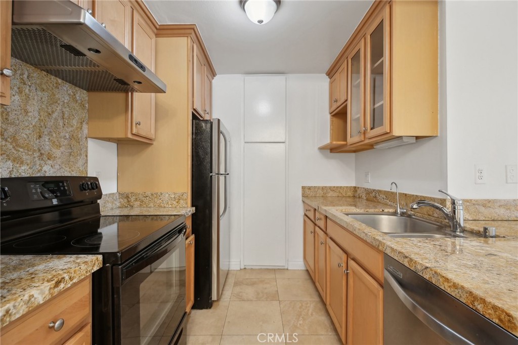 7740 Redlands Street M1082
