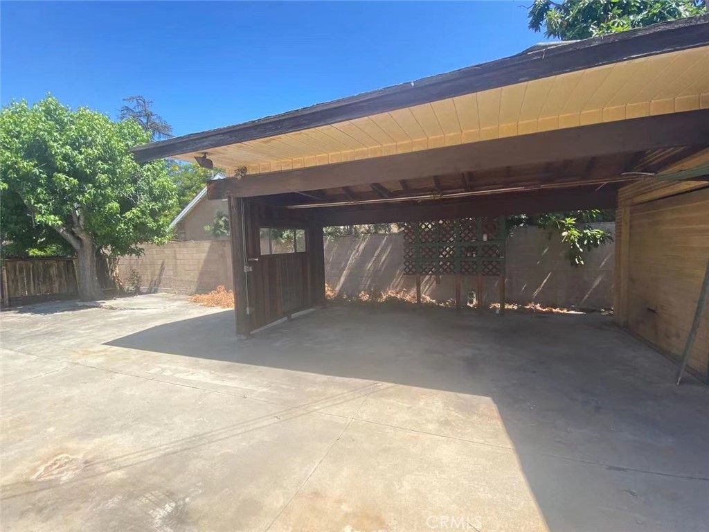 listing image 130722391405338303563