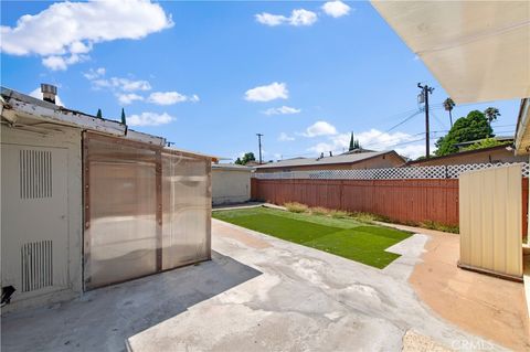 A home in El Monte