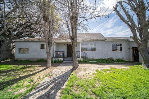 A home in El Monte