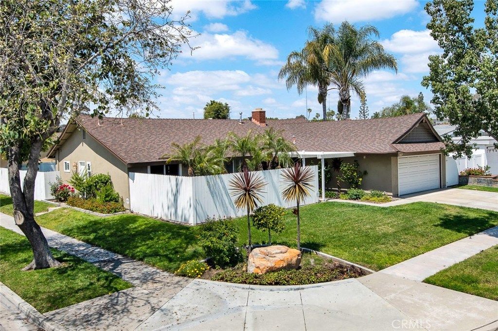 listing image 130722202596235550790
