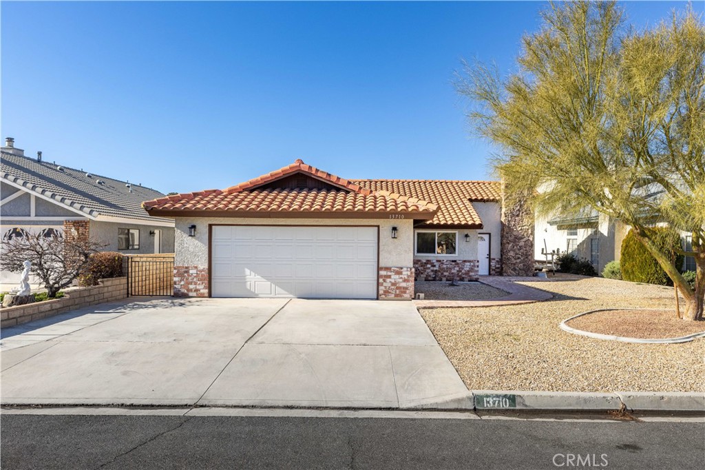 13710 white sail drive