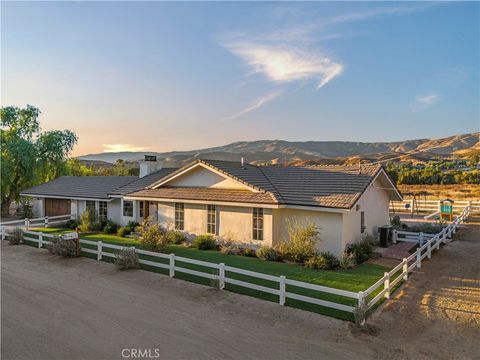 A home in Agua Dulce