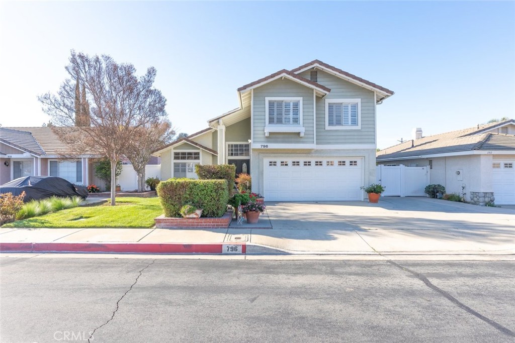 796 Viewpoint Street