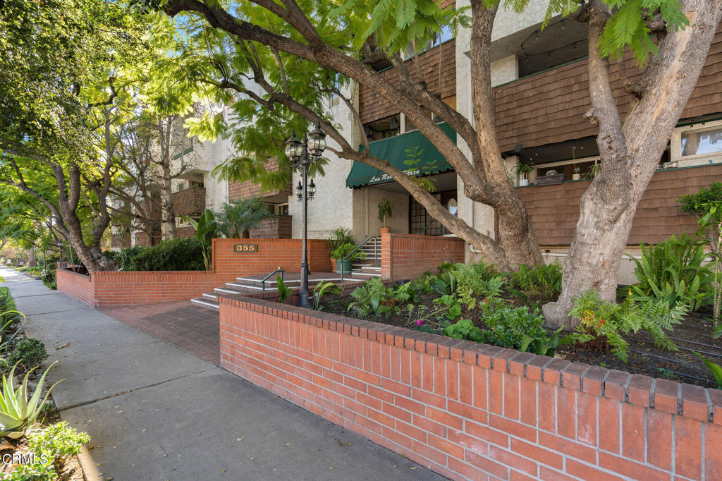 View Pasadena, CA 91101 condo