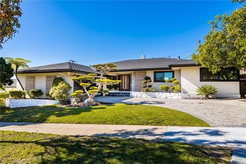 Photo of 5419 S Garth Avenue, Ladera Heights, CA 90056 (MLS # PW23096350)