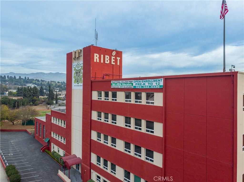 Properties 2 2911 N San Fernando Road