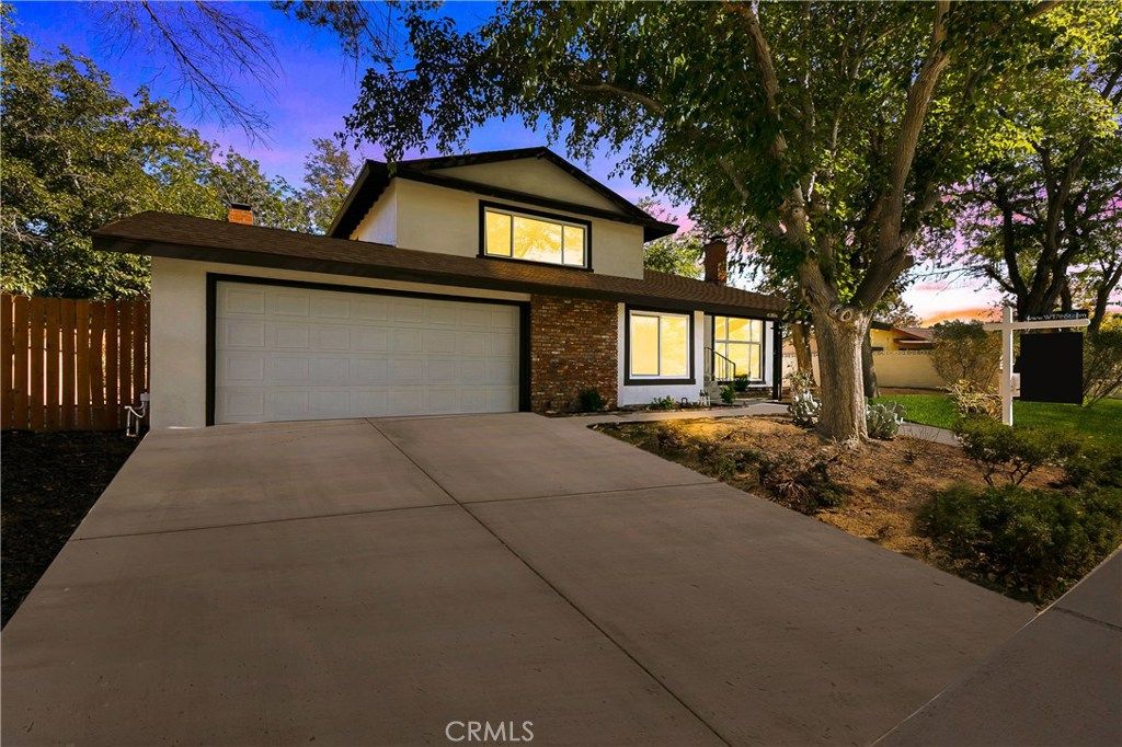 listing image 130727659102483701170
