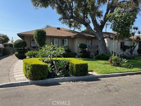 A home in El Monte