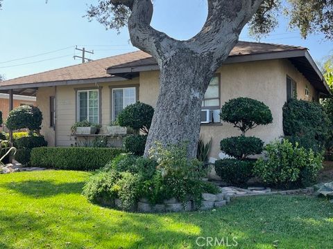 A home in El Monte