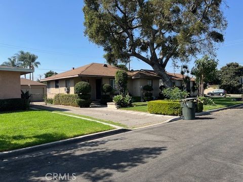 A home in El Monte