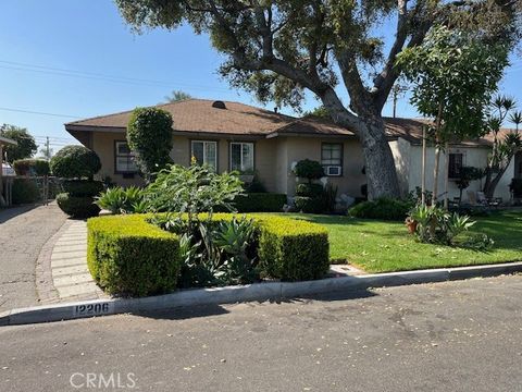 A home in El Monte