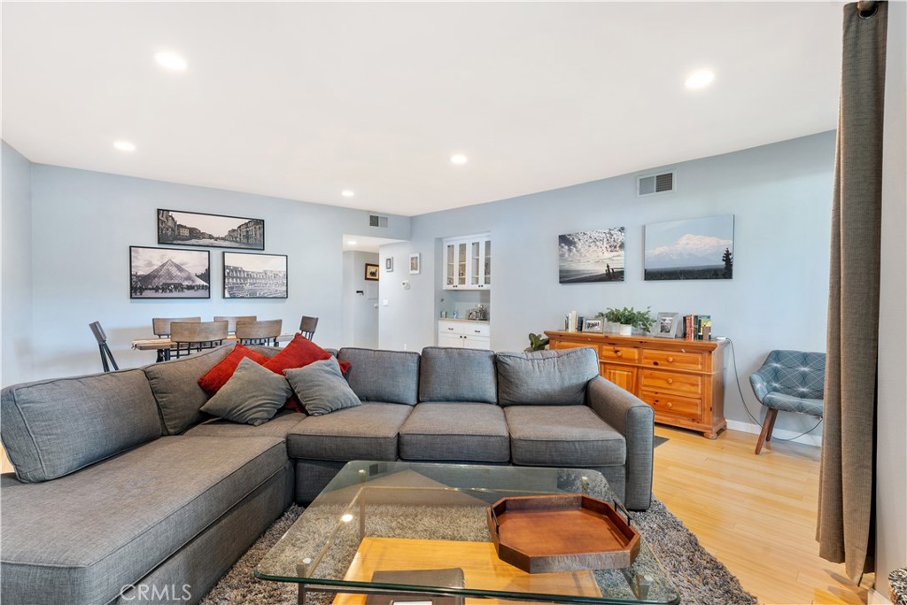 4242 Stansbury Avenue 106