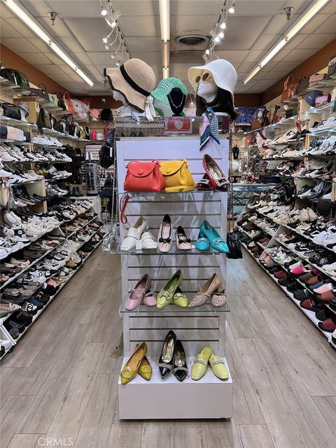 5301 Beach Boulevard 12 Buena Park CA 90621