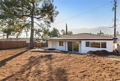 A home in La Crescenta