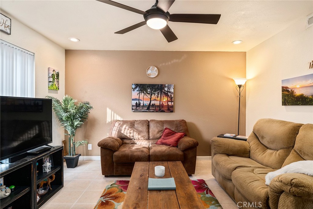 Photo 3 of 28 of 1265 Parque Drive condo