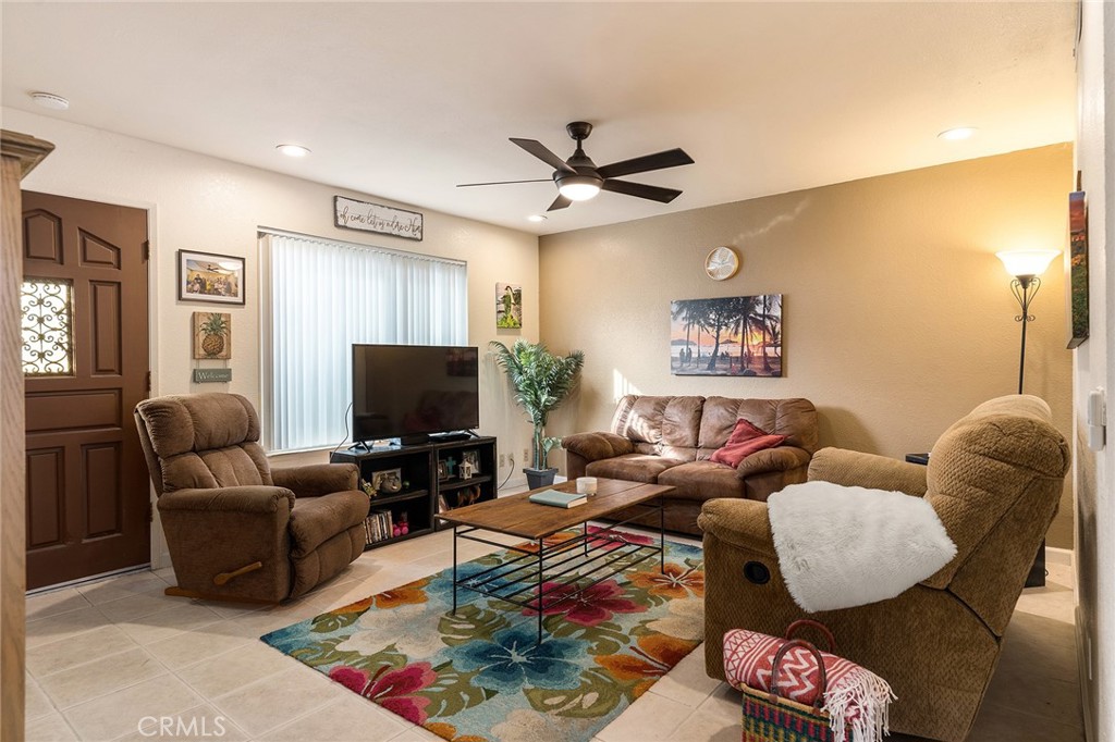 Photo 4 of 28 of 1265 Parque Drive condo