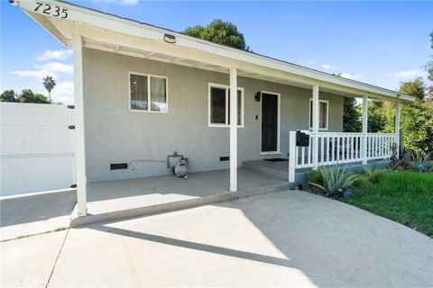 A home in Reseda