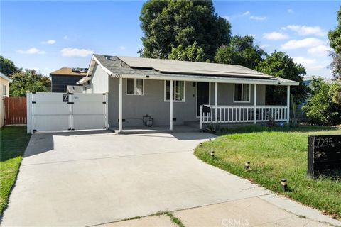 A home in Reseda