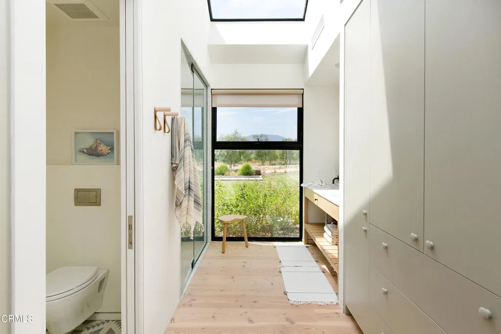 Ojai, California 93023, United States, 5 Bedrooms Bedrooms, ,5 BathroomsBathrooms,Residential,Active,108522