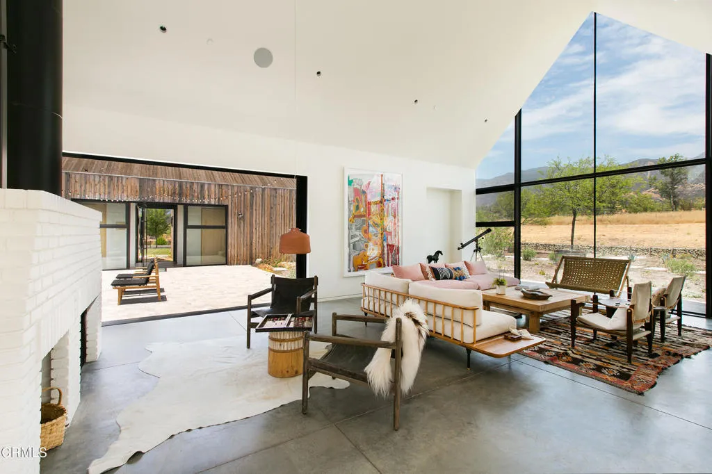 Ojai, California 93023, United States, 5 Bedrooms Bedrooms, ,5 BathroomsBathrooms,Residential,Active,108522