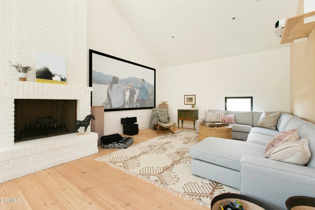 Ojai, California 93023, United States, 5 Bedrooms Bedrooms, ,5 BathroomsBathrooms,Residential,Active,108522