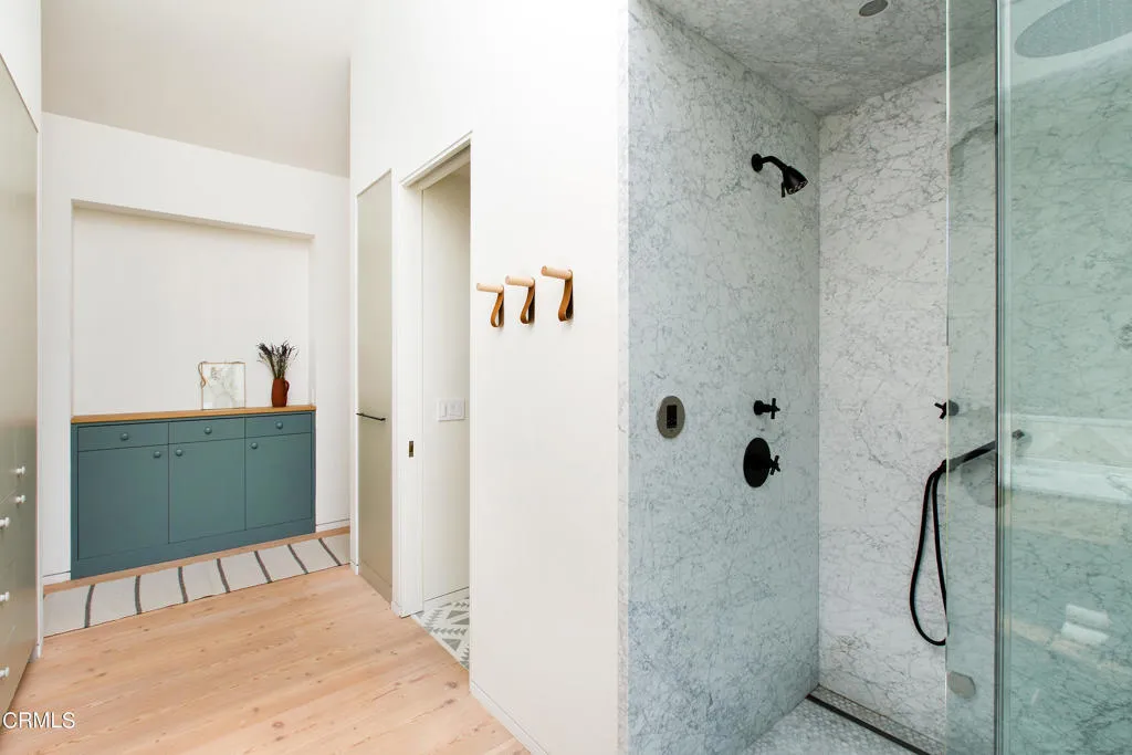 Ojai, California 93023, United States, 5 Bedrooms Bedrooms, ,5 BathroomsBathrooms,Residential,Active,108522