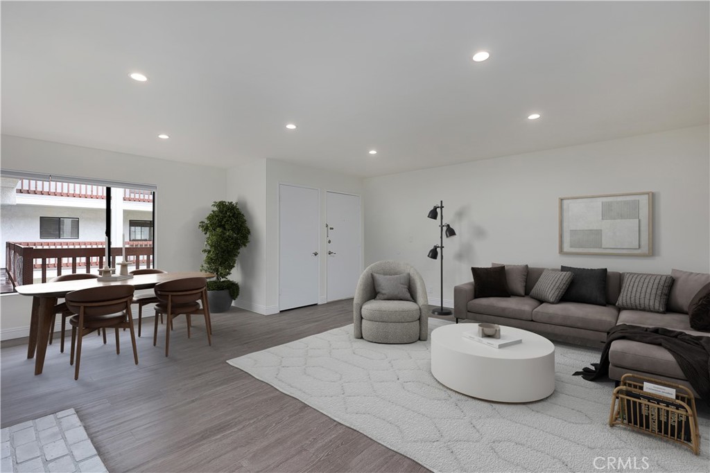 Photo 3 of 11 of 9737 Charnock Avenue 14 condo