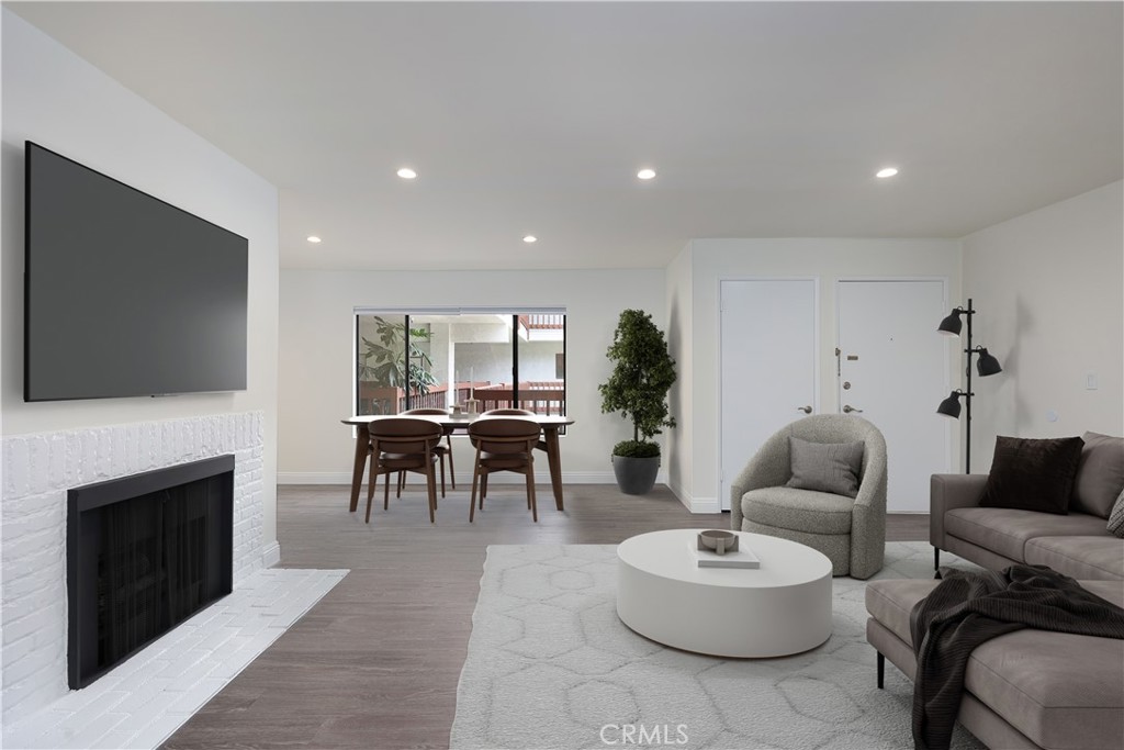 Photo 7 of 11 of 9737 Charnock Avenue 14 condo