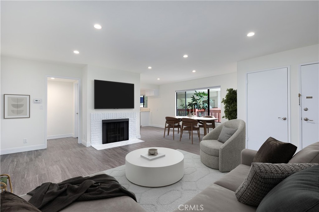 Photo 6 of 11 of 9737 Charnock Avenue 14 condo