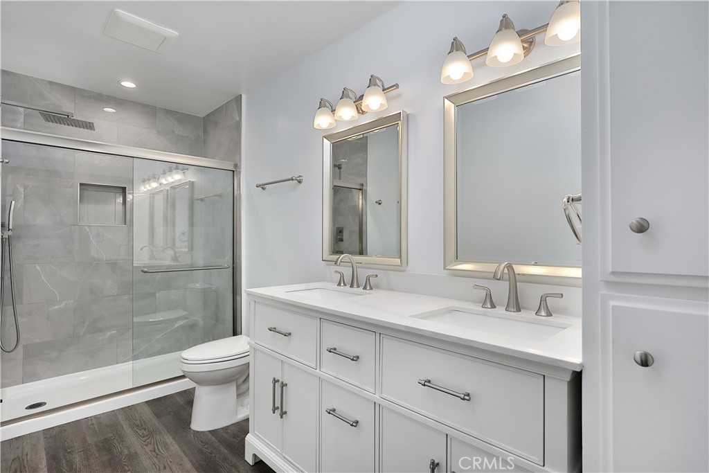 Photo 5 of 11 of 9737 Charnock Avenue 14 condo