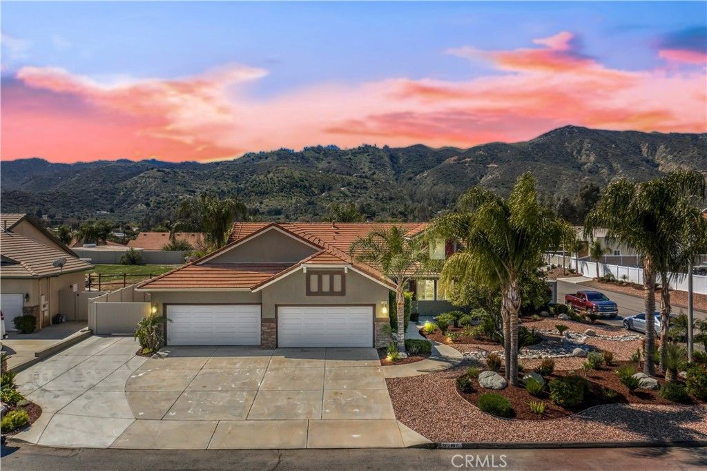 listing image 130729265904111053903