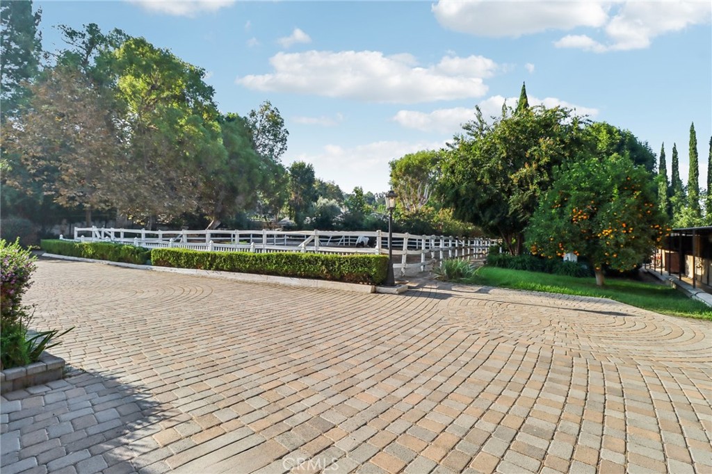 2621 Steeplechase Lane