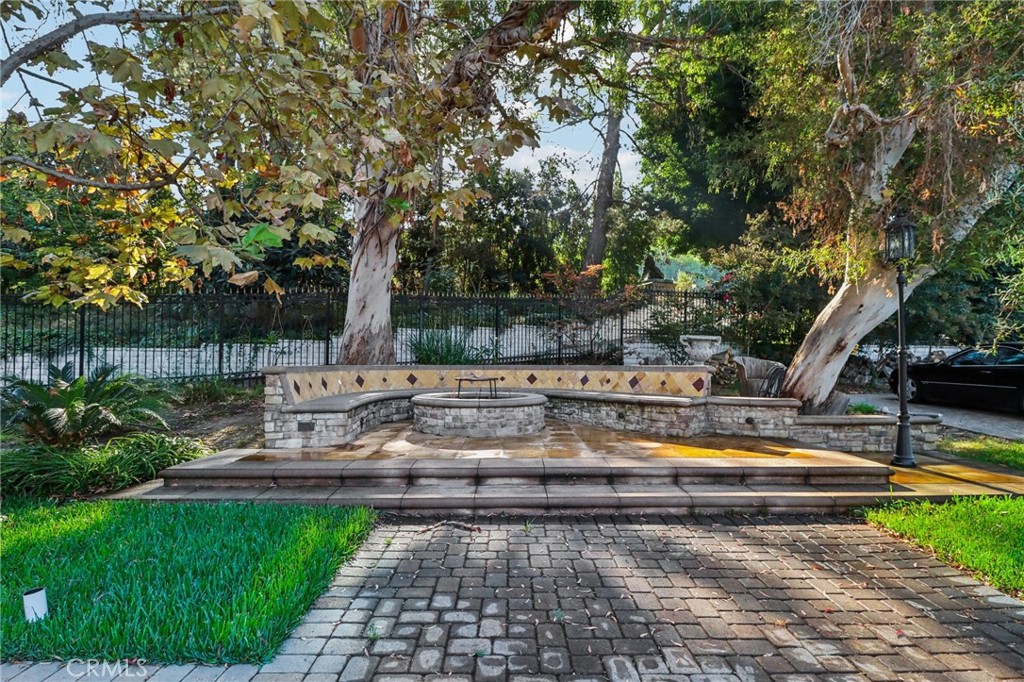 2621 Steeplechase Lane
