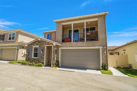 Photo of 20517 Martingale Place, Saugus, CA 91350 (MLS # SR23136732)