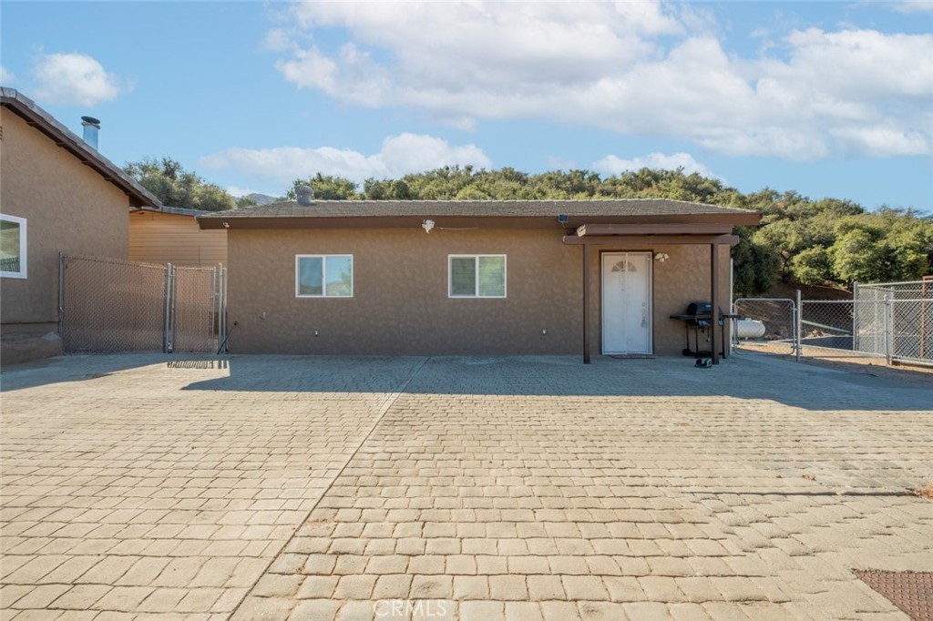 Now available for lease in the serene Bouquet Canyon of Santa Clarita, this beautifully designed single-story, ranch-style ADU offers the perfect blend of comfort and modern living. Spanning 700 square feet, this fully furnished 2-bedroom, 1-bathroom home is ideal for those seeking a peaceful retreat with all the amenities. Make your way inside to find an inviting open floor plan, enhanced by recessed lighting and sleek laminate flooring. The stylish kitchen boasts stainless steel appliances, custom wooden cabinetry, and a breakfast bar perfect for casual dining. Each bedroom is bright and airy, while both bathrooms offer ample storage space. Enjoy the stunning mountain views that surround the property, with added perks like access to a tennis court for recreation. With two dedicated parking spaces included, this ADU combines convenience and tranquility. Perfectly situated in a desirable location, this property won’t be available for long. Secure your slice of Santa Clarita's beauty today!